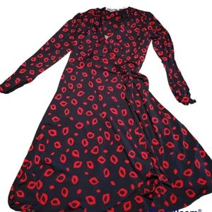 Vicky Tiel lipstick kiss wrap dress